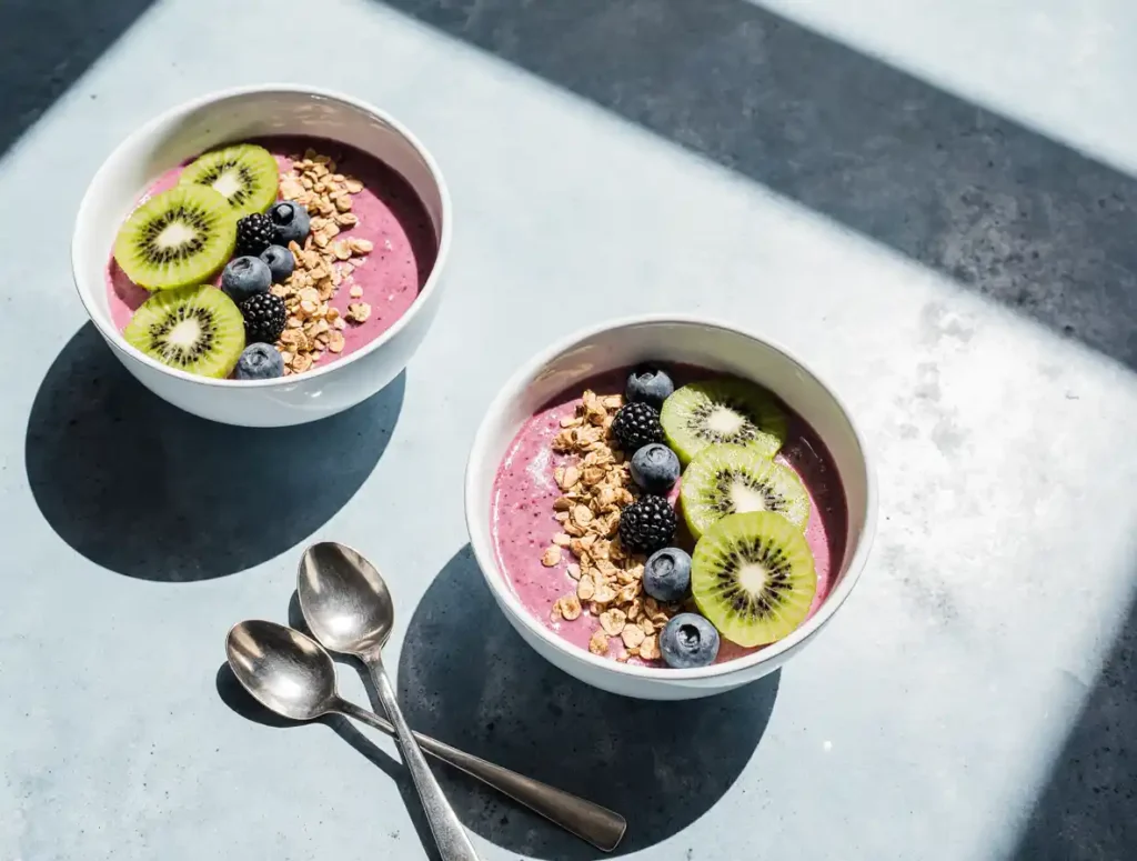 pitaya bowls with toppings